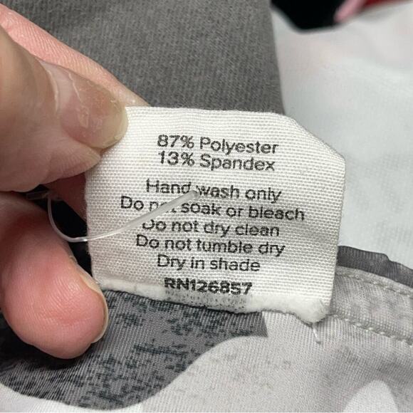 NWOT Altar Ego Camo Fade Black Athletic Yoga Leggins Size Small - Picture 14 of 16